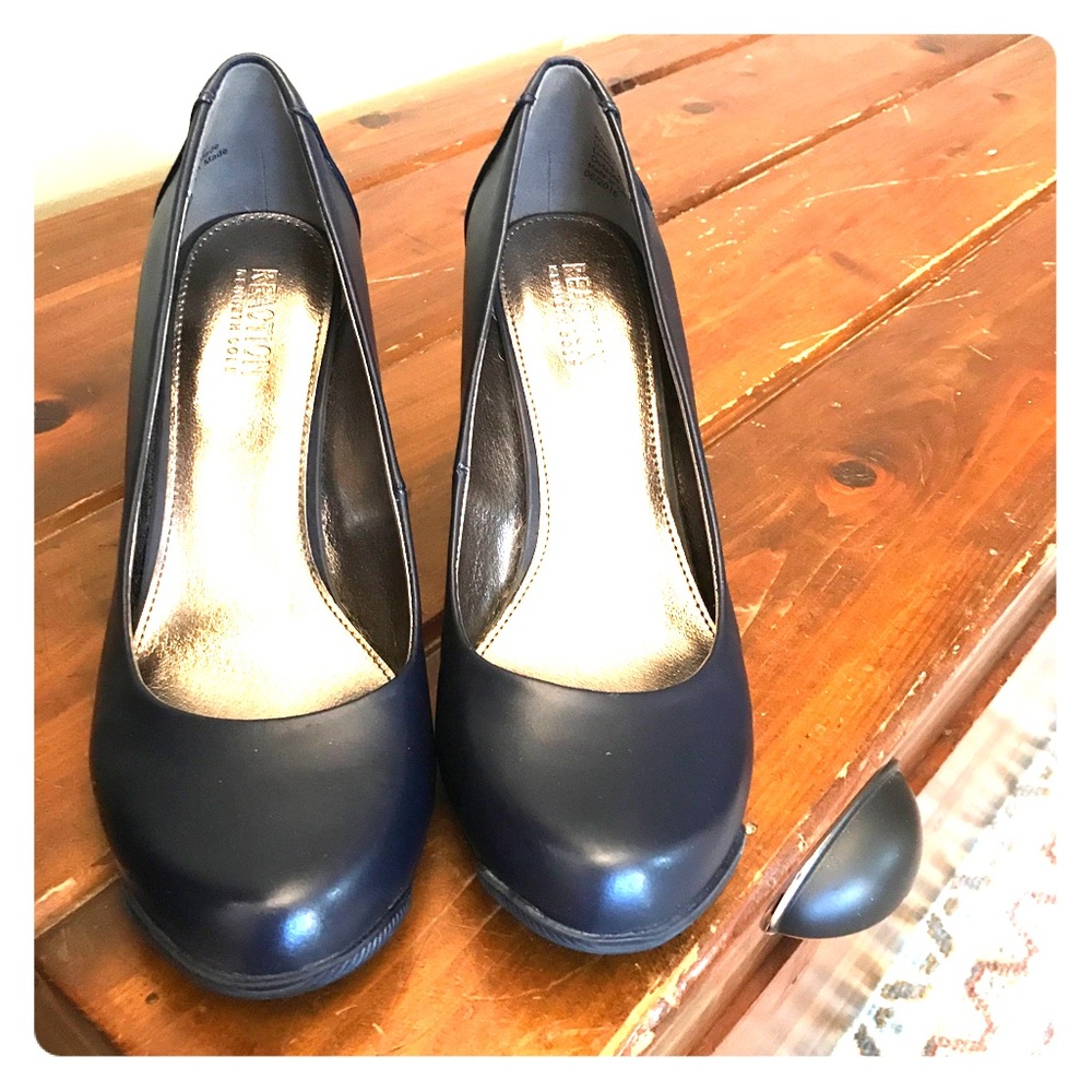 Sleek, Sexy Navy Blue Leather Wedges w/Rubber Sole